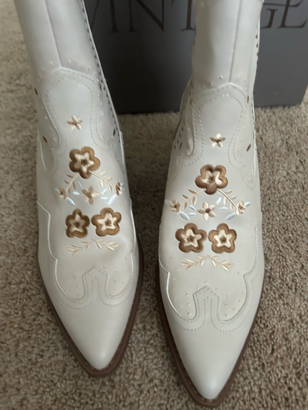 NWT CROWN VINTAGE floral cowboy boots 👢!! - Picture 3 of 16